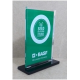 onde comprar troféu com placa chora menino